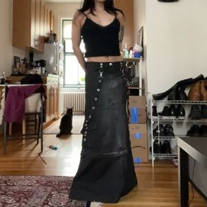 CURRENT MOOD convertible skirt, Functional zip off perfect for change of season!